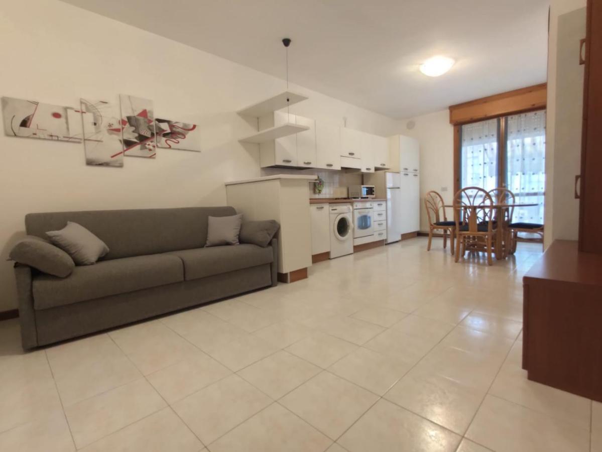 BAFILE 18 - Piazza Marconi - Centrale - 50 mt dal mare Lido di Jesolo Esterno foto
